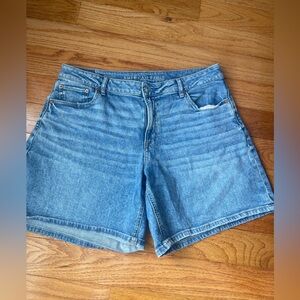 American Eagle Outfitters Light Blue Jean Shorts low rise baggy shorts size 10